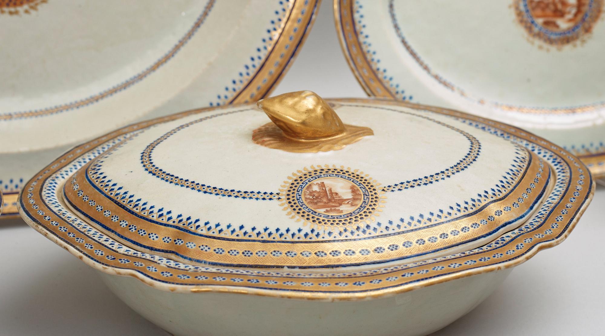 An enamelled export service, Qing dynasty, Jiaqing (1796-1820). (79 pieces).