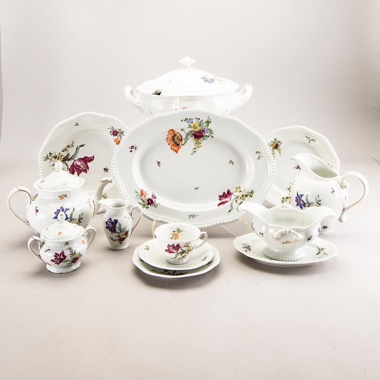 A 76 pcs Rosenthal porcelain service mid 1900s.