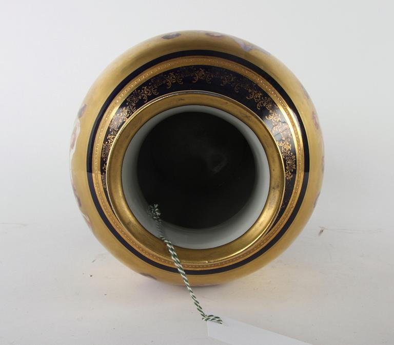 URNA, porslin, trol. Tyskland.