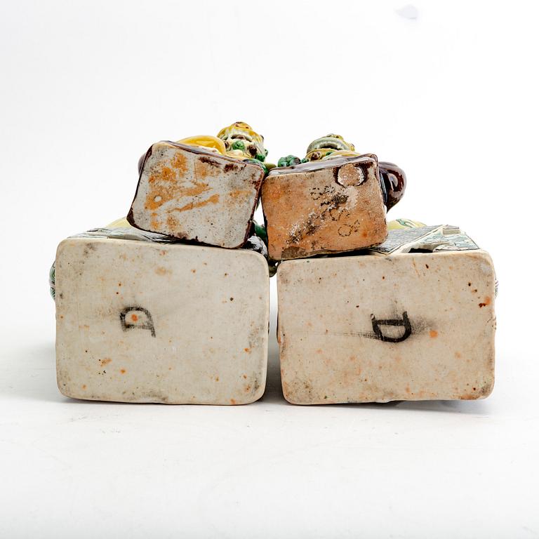 Figuriner, två par, porslin. Kina, 1900-tal.