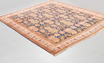 Matto, semi-antique Tabriz, ca 310-314 x 246,5 cm.