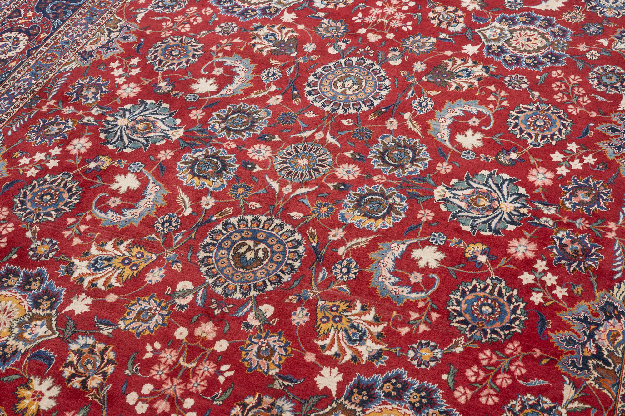 A semi-antique Keshan carpet, c. 416 x 270 cm.