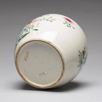 A famille rose jar, Qing dynasty, Qianlong (1736-95).