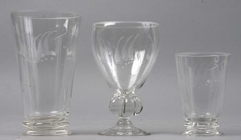 GLASSERVISDELAR, 72 st, "Uarda", Johansfors Glasbruk.