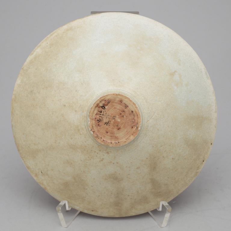 SKÅLFAT, keramik, troligen Yuan dynastin (1279-1368).