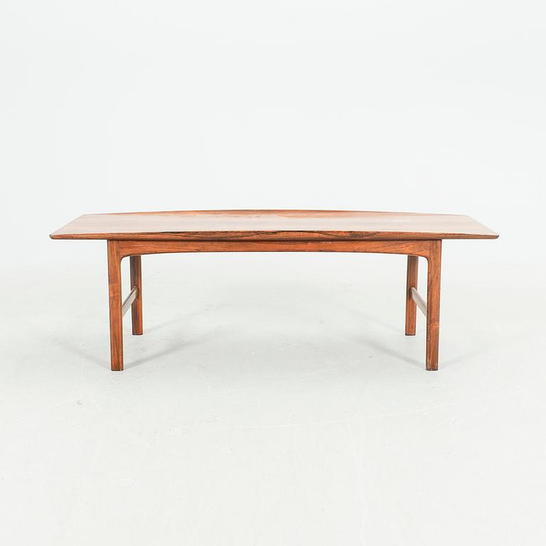 A 1960s Folke Ohlsson walnut "Frisco" coffeetable from Tingströms.