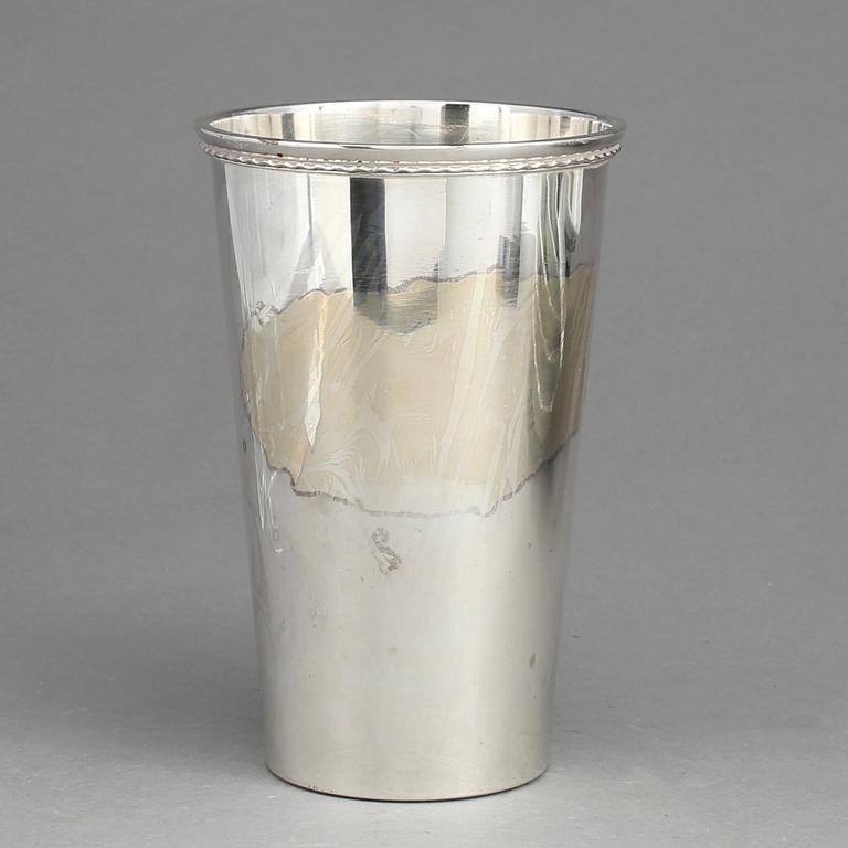BÄGARE, silver, Sven Arne Gillgren, GAB, Stockholm, 1970. Vikt ca 470 gram.