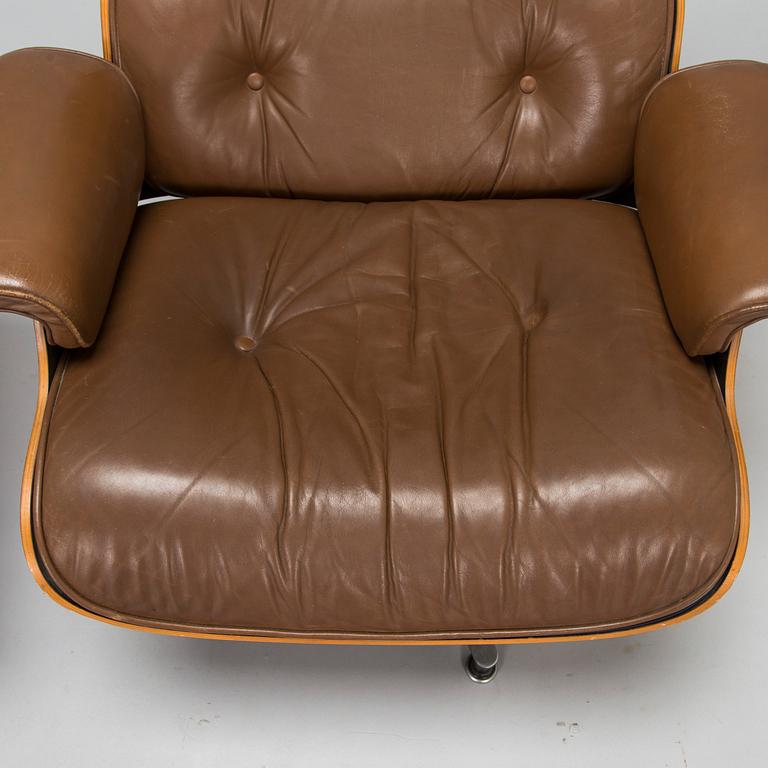 Charles och Ray Eames, fåtölj och fotpall, "Lounge chair" för Herman Miller 1980-tal.