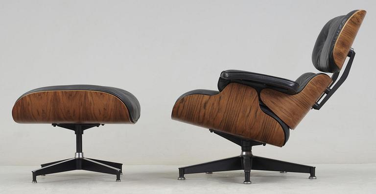 A Charles & Ray Eames 'Lounge Chair and Ottoman', Herman Miller USA 1970'S.