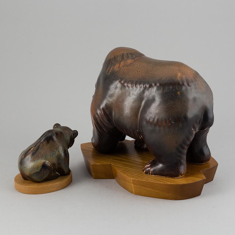 GUNNAR NYLUND, two stoneware sculptures of a bear and a baby bear, Rörstrand, Sweden.