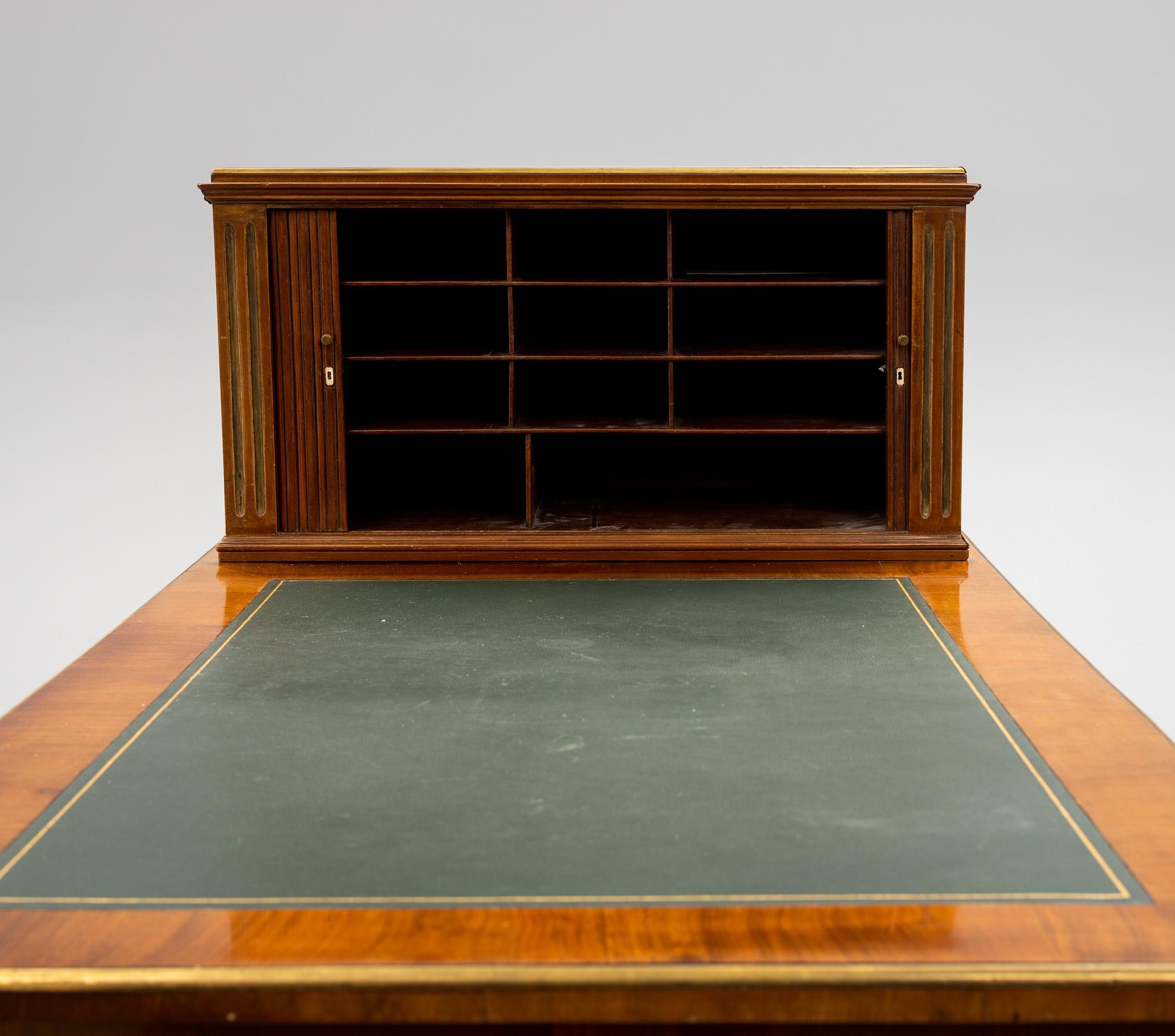 Skrivbord med uppsats, 1800-tal, Sengustaviansk stil,