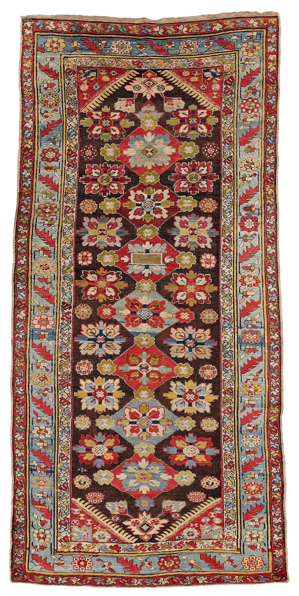 MATTA, antik Karabagh kelly, omkring 1870-1890, ca 330 x 157 cm (samt en kortsida med 1-3 cm slätväv).