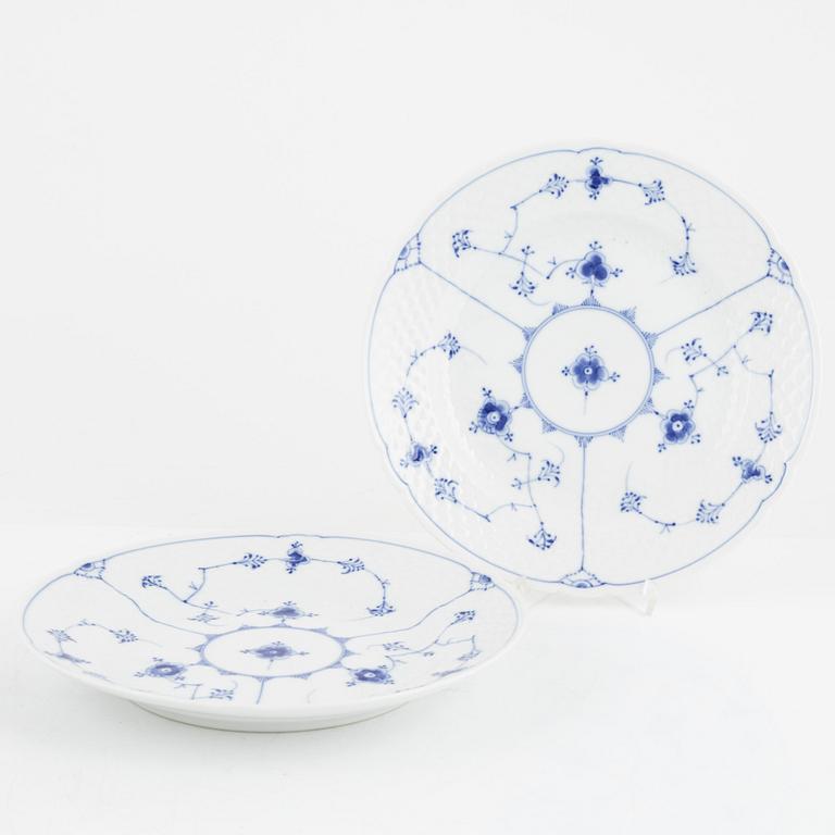 Bing & Grøndahl, 9 'Musselmalet' porcelain plates, Denmark.