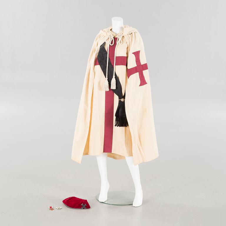 A costume for the Knights Templar, 6 pieces, from Toye & Co Ltd, London, 20th century.