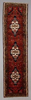 MATTA, Hamadan, ca 315 x 85 cm.
