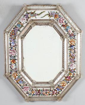 SPEGEL, glas, Italien, omkring år 1900.