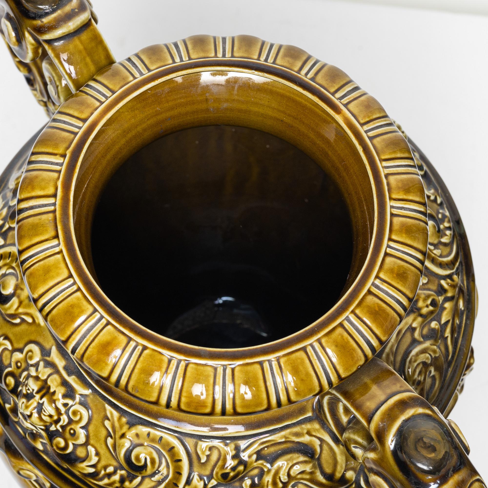 Rörstrand, a neo-renaissance majolica urn with cover, Sweden, second half of the 19th century.