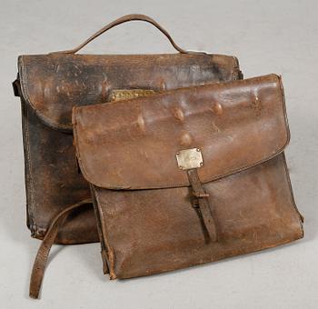 LÖS/POSTVÄSKOR, 2 st, läder, 1900-talets förta hälft.