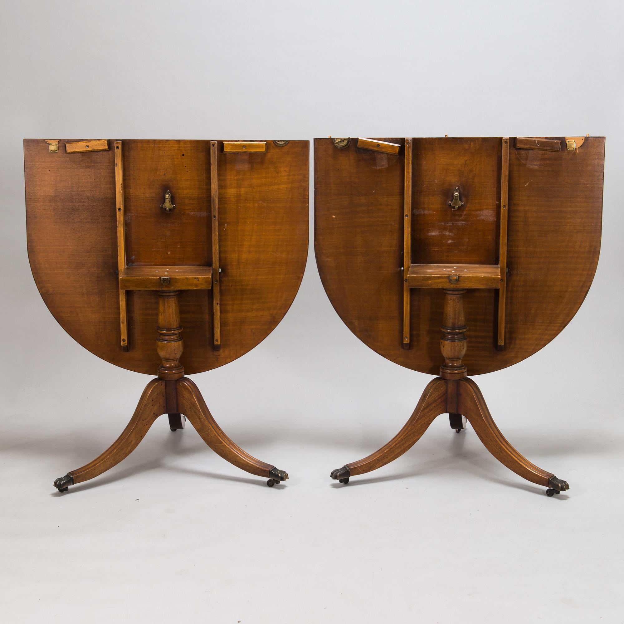 A 20th century English style dining table.