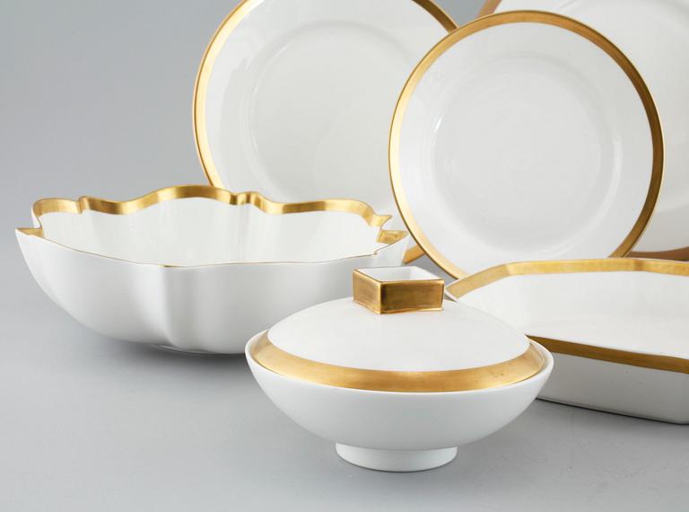MATSERVIS, 101 delar, porslin, "Nobelservisen", Karin Björquist, Rörstrand, formgiven 1991.