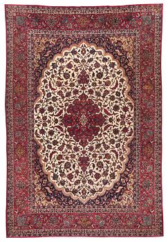 1264. SEMI-ANTIQUE ESFAHAN PART SILK. 345 x 234,5 m.