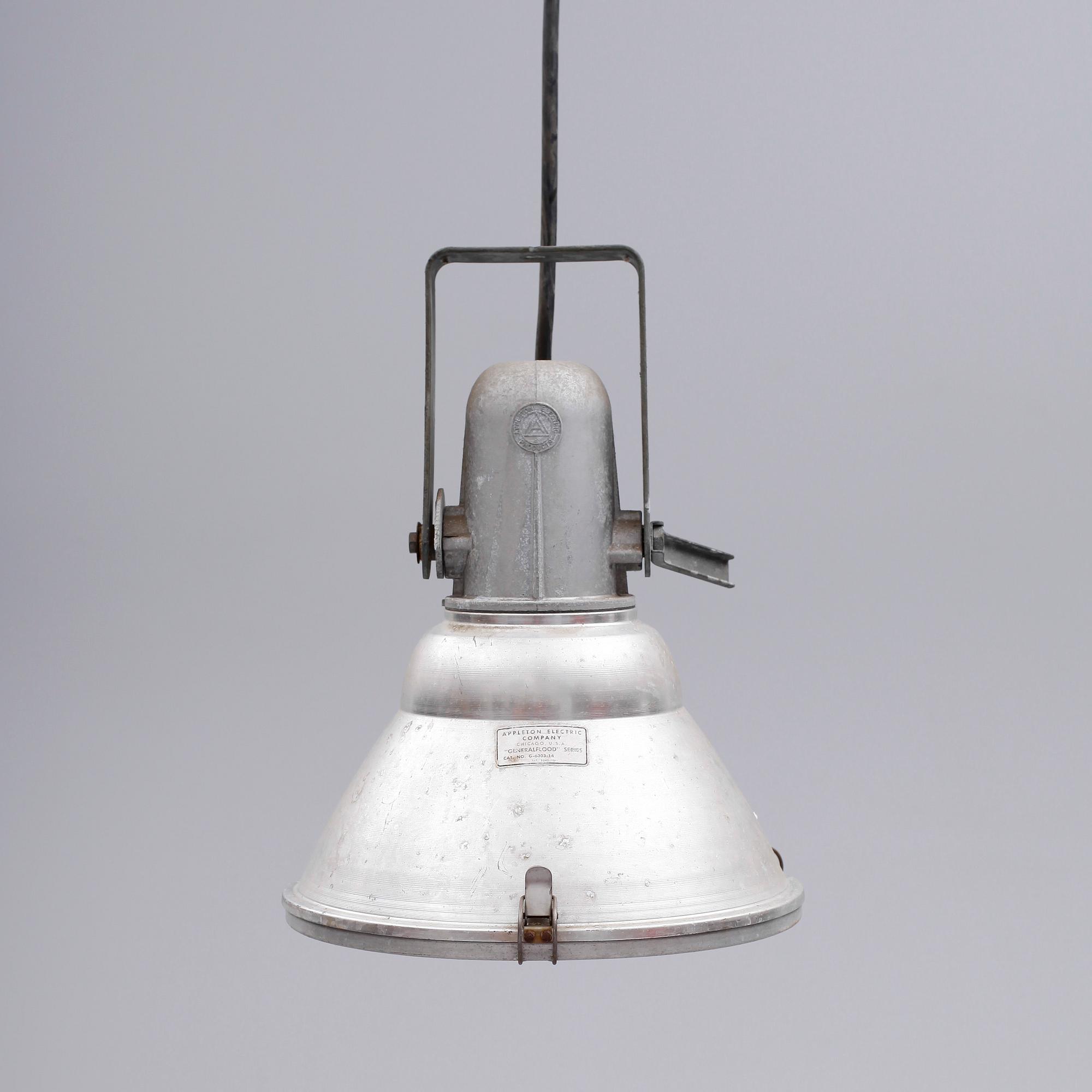 INDUSTRILAMPA, Appleton Electric Company, Chicago USA. Höjd 47 cm.
