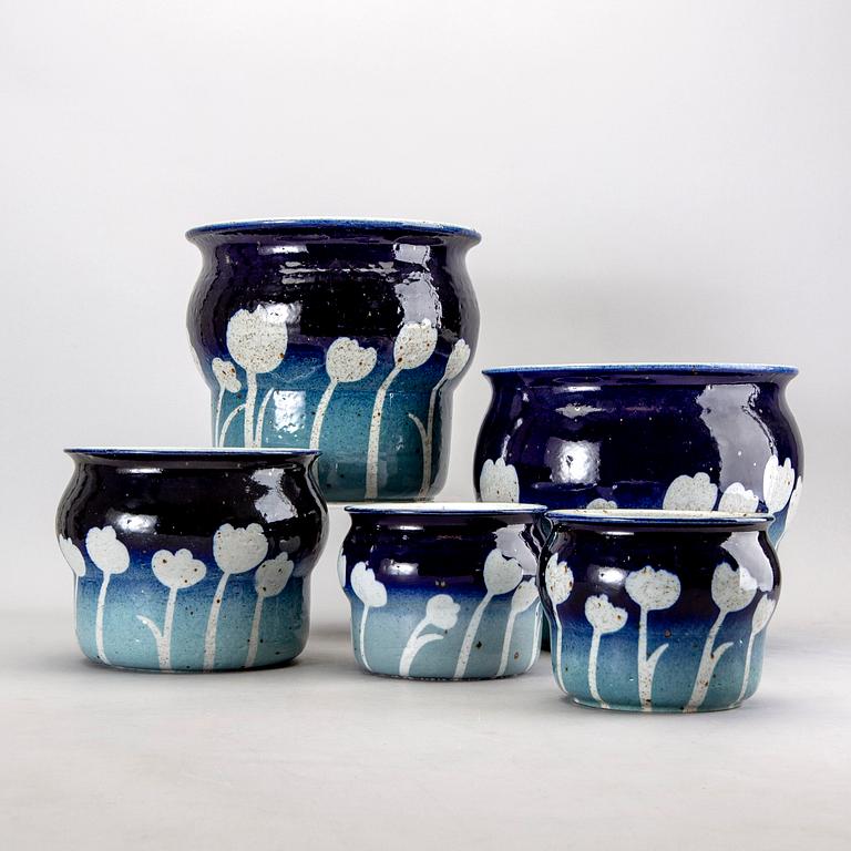 Jackie Lynd, five stoneware flower pots from Rörstrand in the second half of the 20th century.