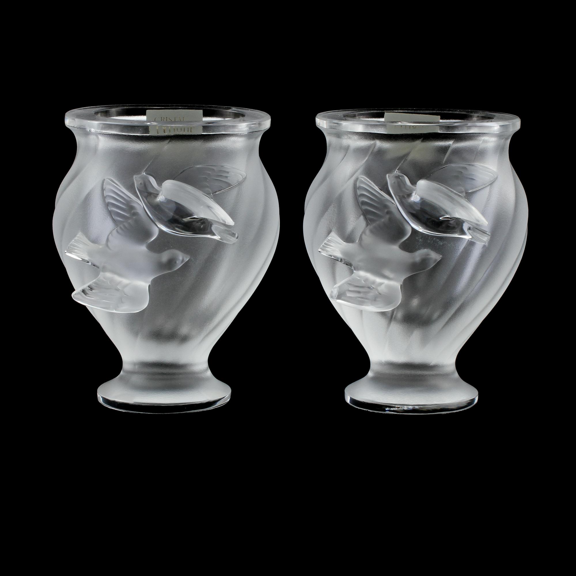 VASER, ett par, glas, Lalique, 1900-talets andra hälft.