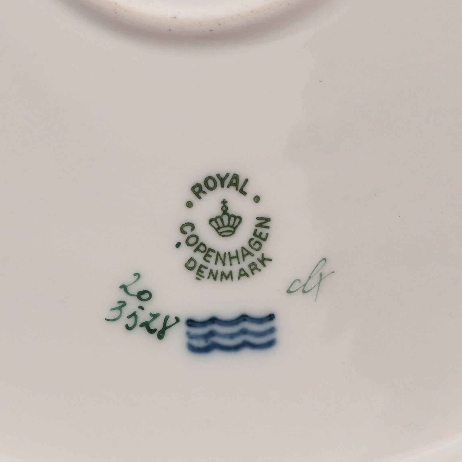 Two Royal Copenhagen 'Flora Danica' serving dishes, Denmark, 20th Century.