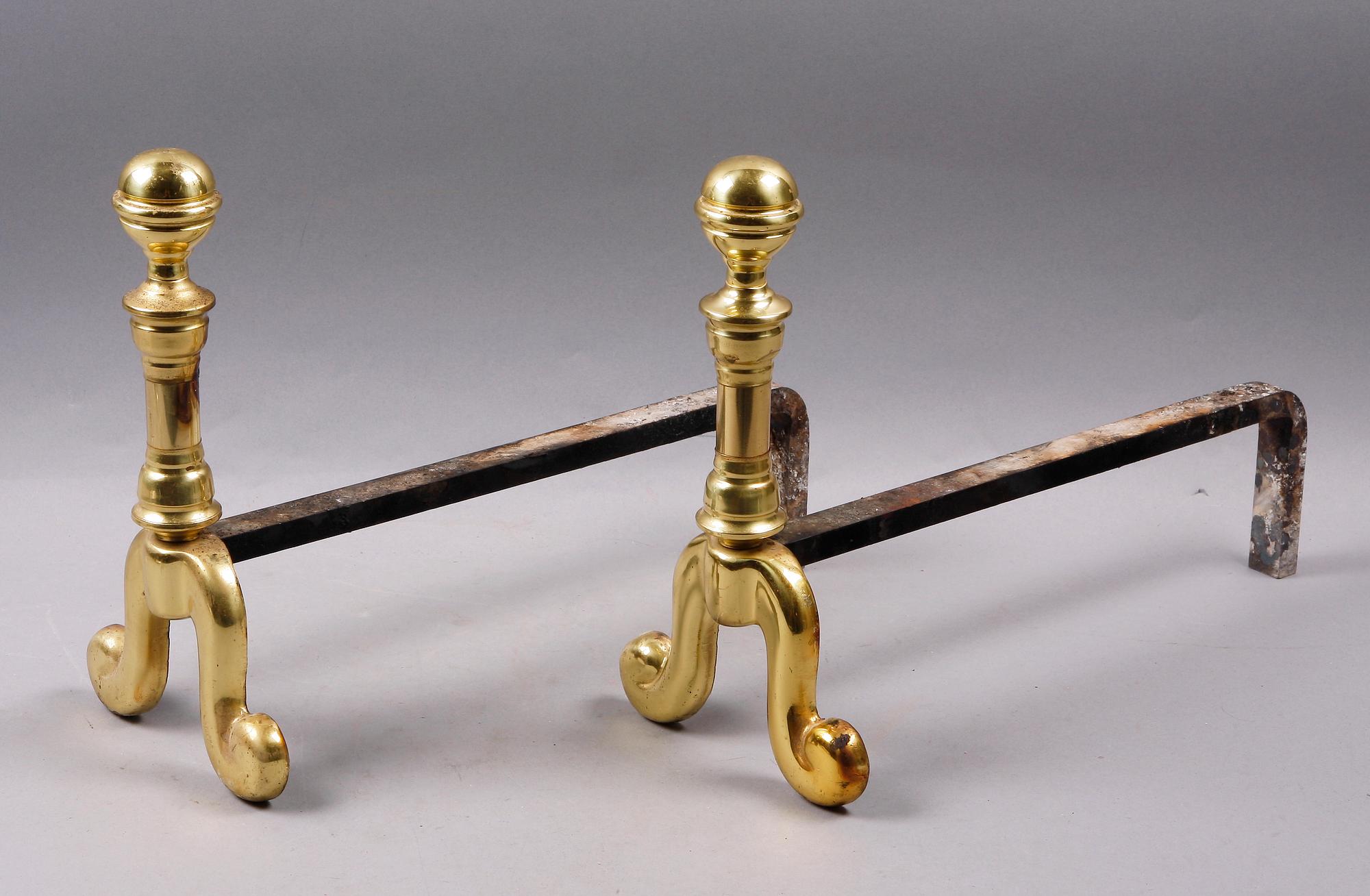 ELDHUNDAR, mässing och järn.