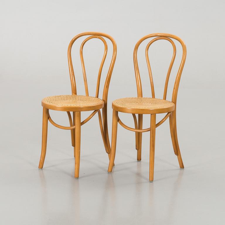 A PAIR OF BENTWOOD CHAIR.