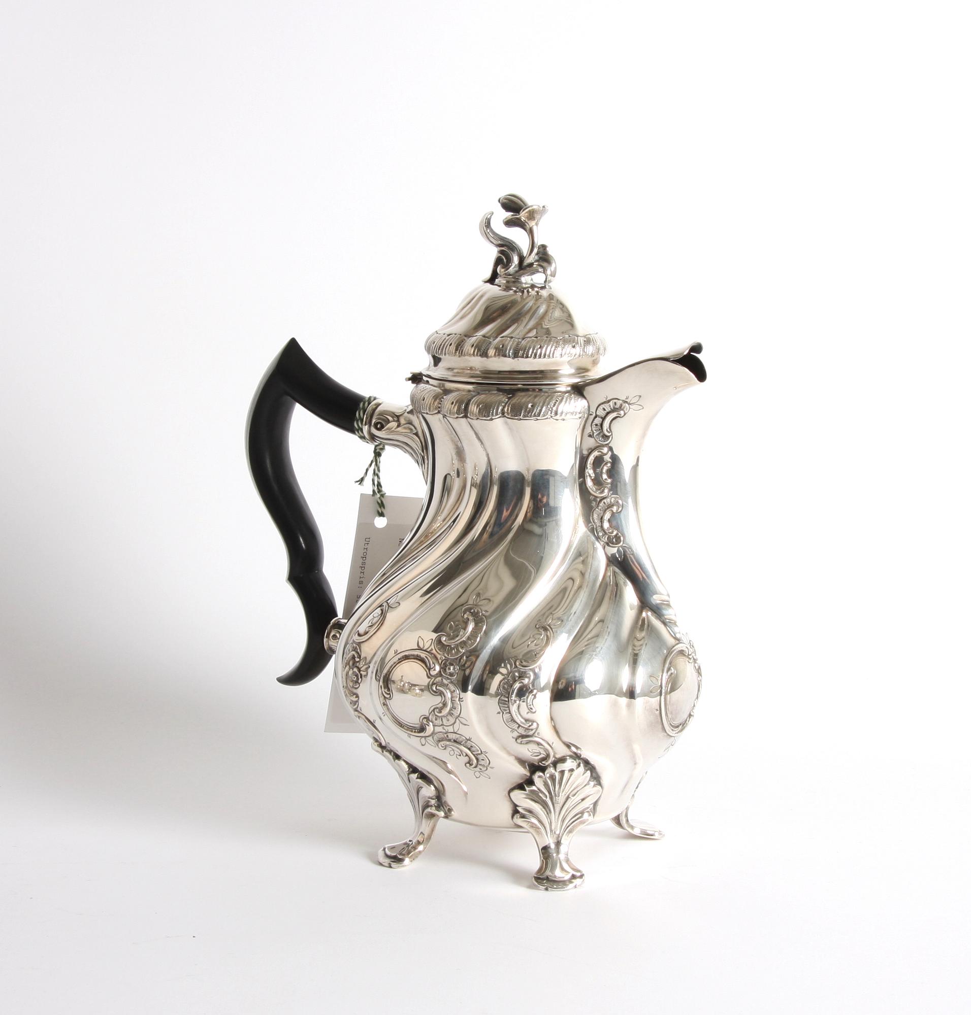 KAFFESERVIS, 3 delar, silver, rokokostil, C.G.H 1951-51.