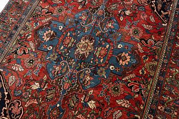 Matta antik Bidjar, Västra Iran, ca 210 x 143 cm.