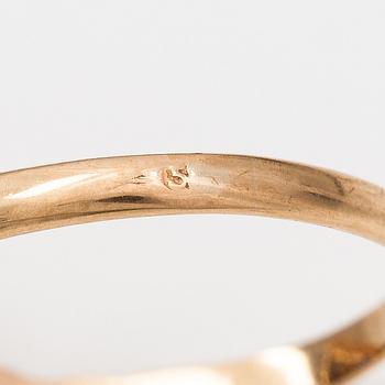 Sormus, 14K kultaa, safiiri ja vanhahiottuja timantteja n. 0.90 ct yht. Venäjä, Vuosisadan vaihde 1800/1900.