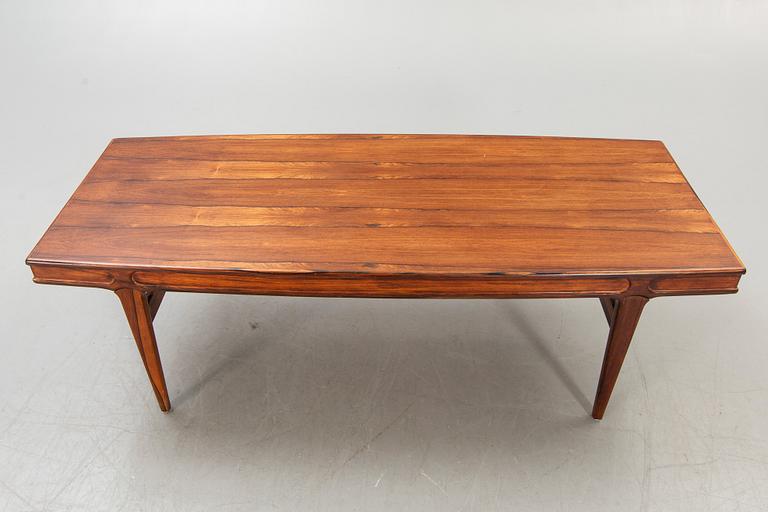 A Johannes Andersen jacaranda coffee table model F102, 1960s.