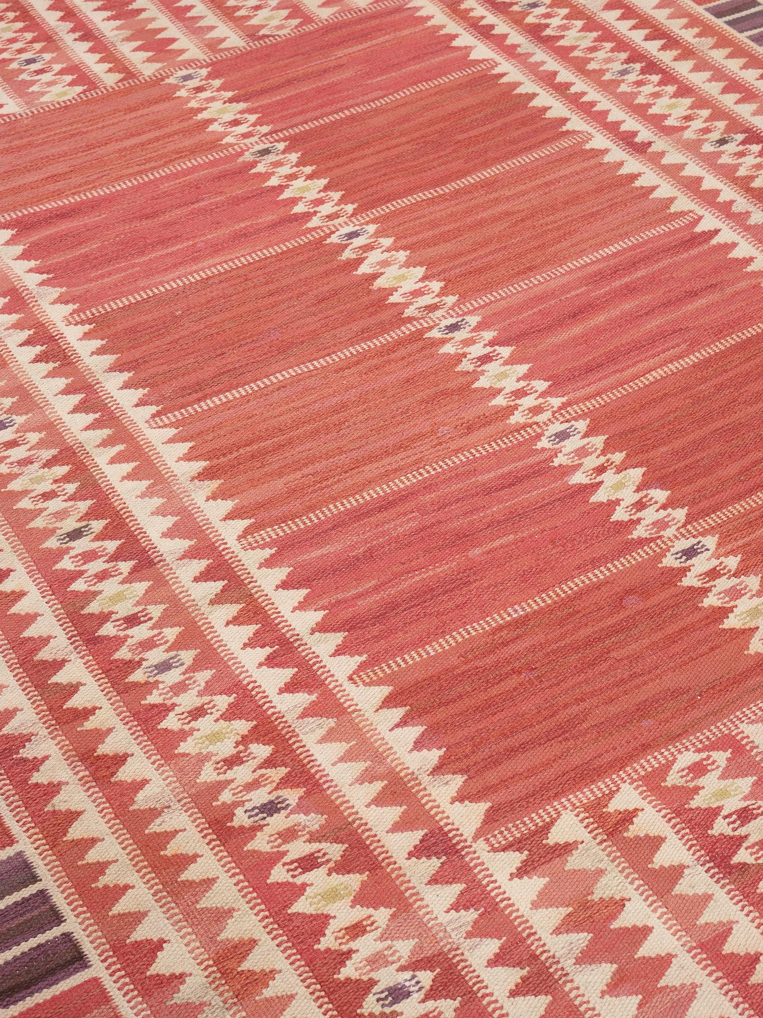 MATTA. "Salerno röd". Rölakan. 305,5 x 204 cm. Signerad AB MMF BN.