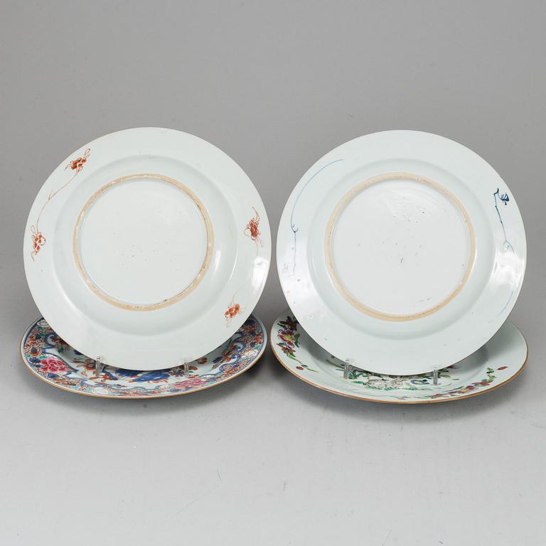 A group of four famille rose and blue and white plates, Qing dynasty, Qianlong (1736-95).