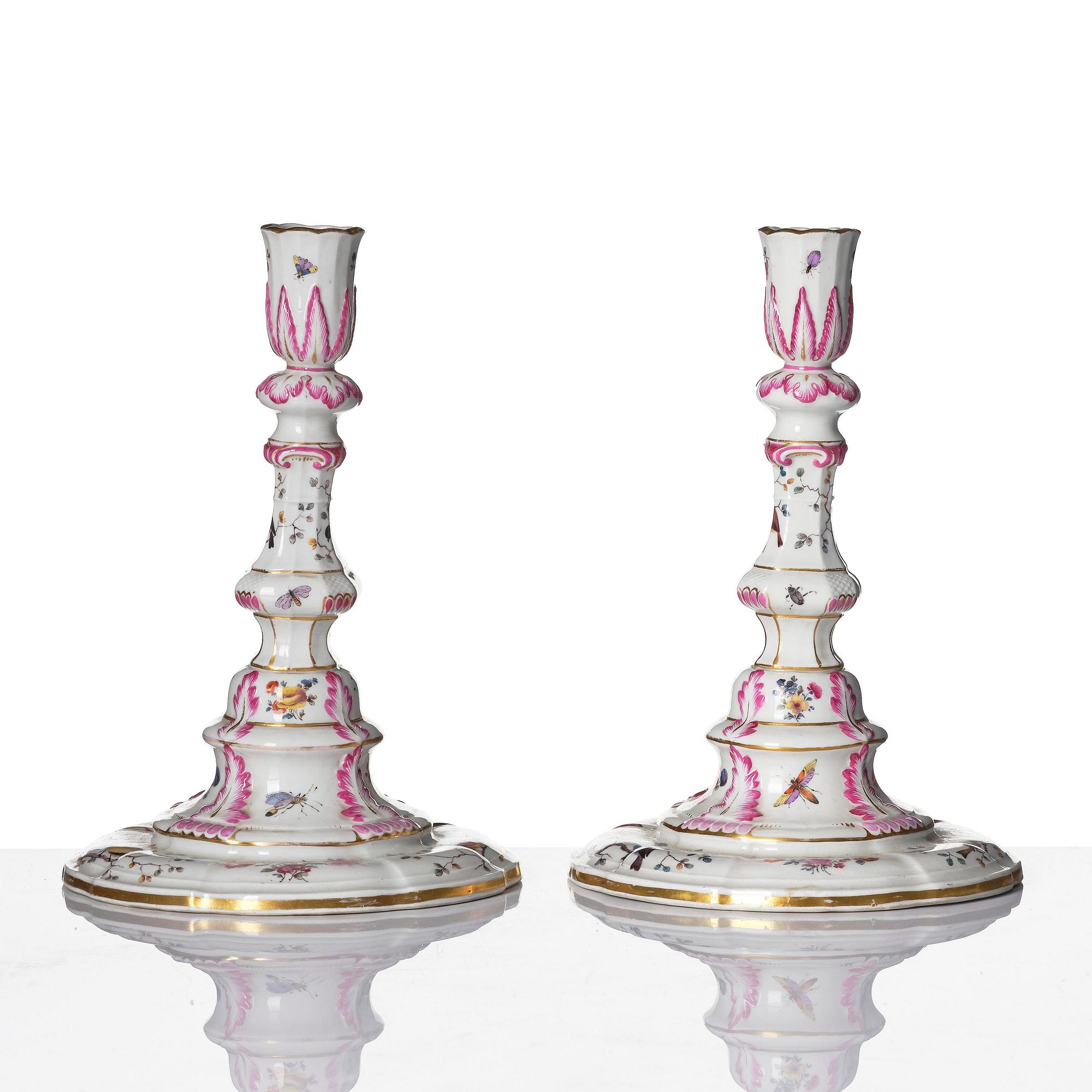 Ljusstakar, ett par, porslin. Meissen, Marcolinis period, omkring år 1800.
