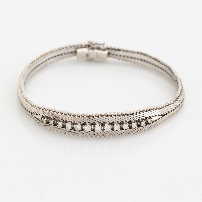 Armband, 18K vitguld med briljantslipade  diamanter.