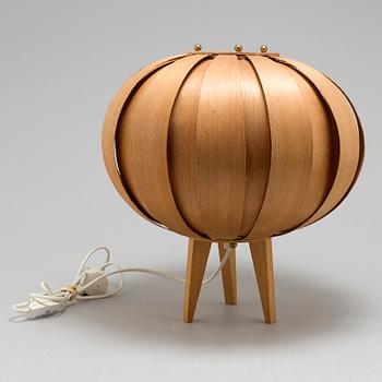 A second half of the 20th Century pine table lamp by Hans-Agne Jakobsson for Ellysett AB.