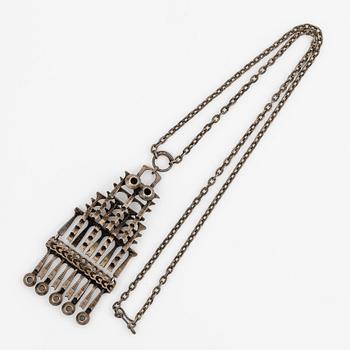 Pentti Sarpaneva, collier, brons.