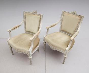 KARMSTOLAR, 1 par, gustaviansk stil, 1900-talets första hälft.