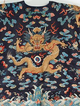 A Chinese robe, embroidered silk. Qing dynasty (1644–1911).