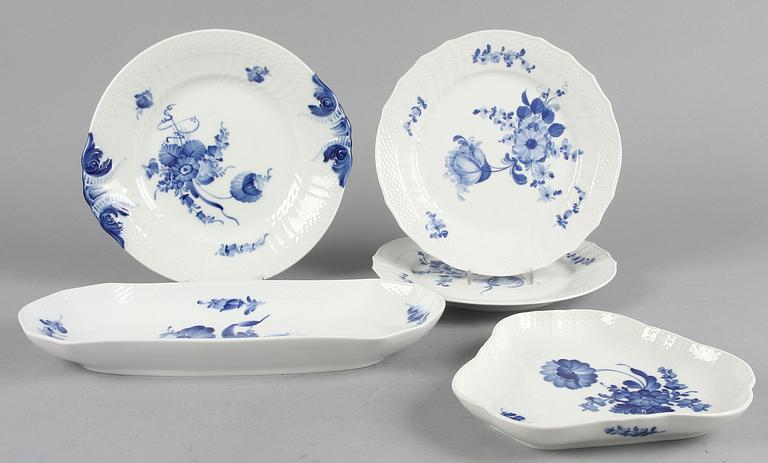 KAFFESERVIS, 35 delar, porslin, "Blå blomst", Royal Copenhagen.