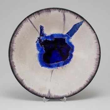 CARL CUNNINGHAM-COLE, a stoneware dish. Signed and dated 93.