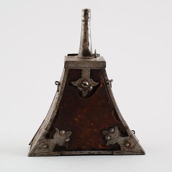 KRUTHORN, stål och läder, 1600-/1700-tal.