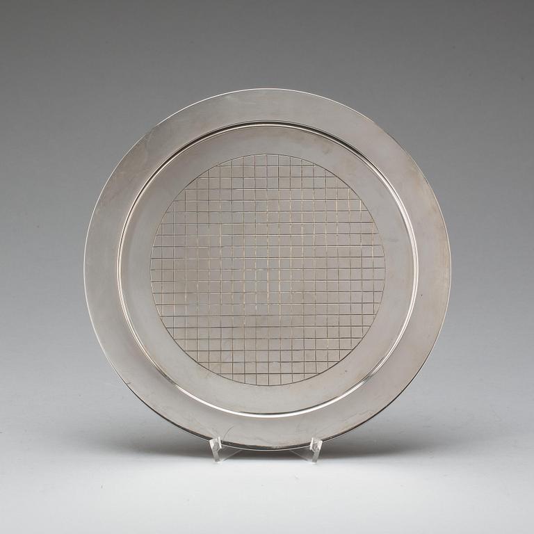 BRICKA, sterlingsilver, Sigvard Bernadotte för Georg Jensen, bricka, Köpenhamn 1945-77. Vikt ca 600 g.