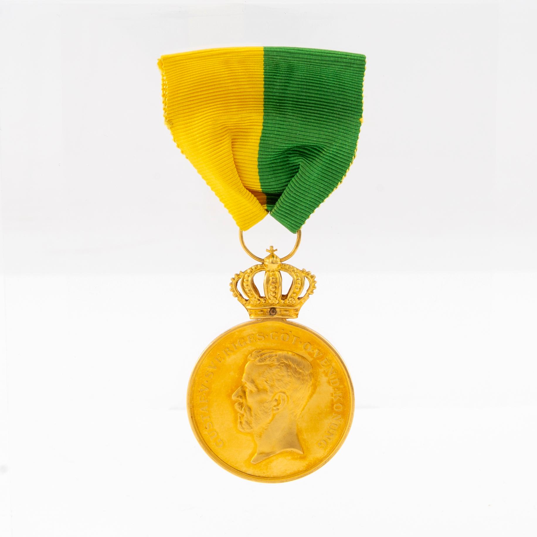 Medalj, Kungliga Patriotiska Sällskapet, guld, Gustaf V, 1945.