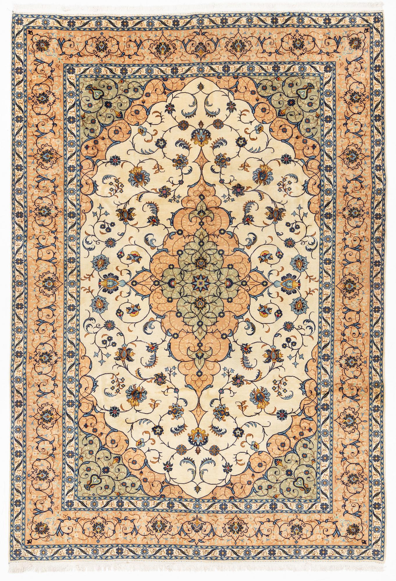 A Kashan carpet, ca 348 x 240 cm.
