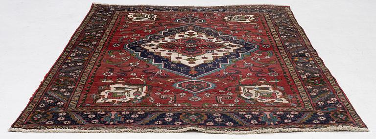 Matta, semiantik Heris/Gorovan, ca 275 x 200 cm.